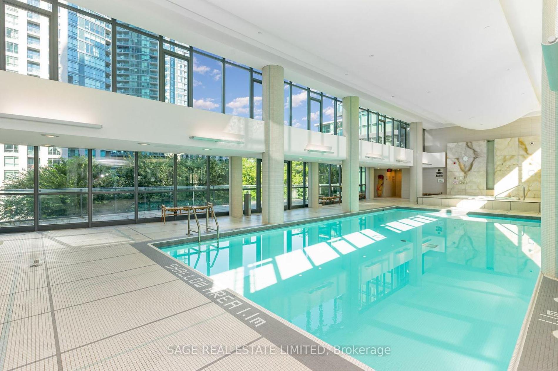 2 Bedroom Waterfront Condo Downtown W/ Free Parking Toronto Esterno foto