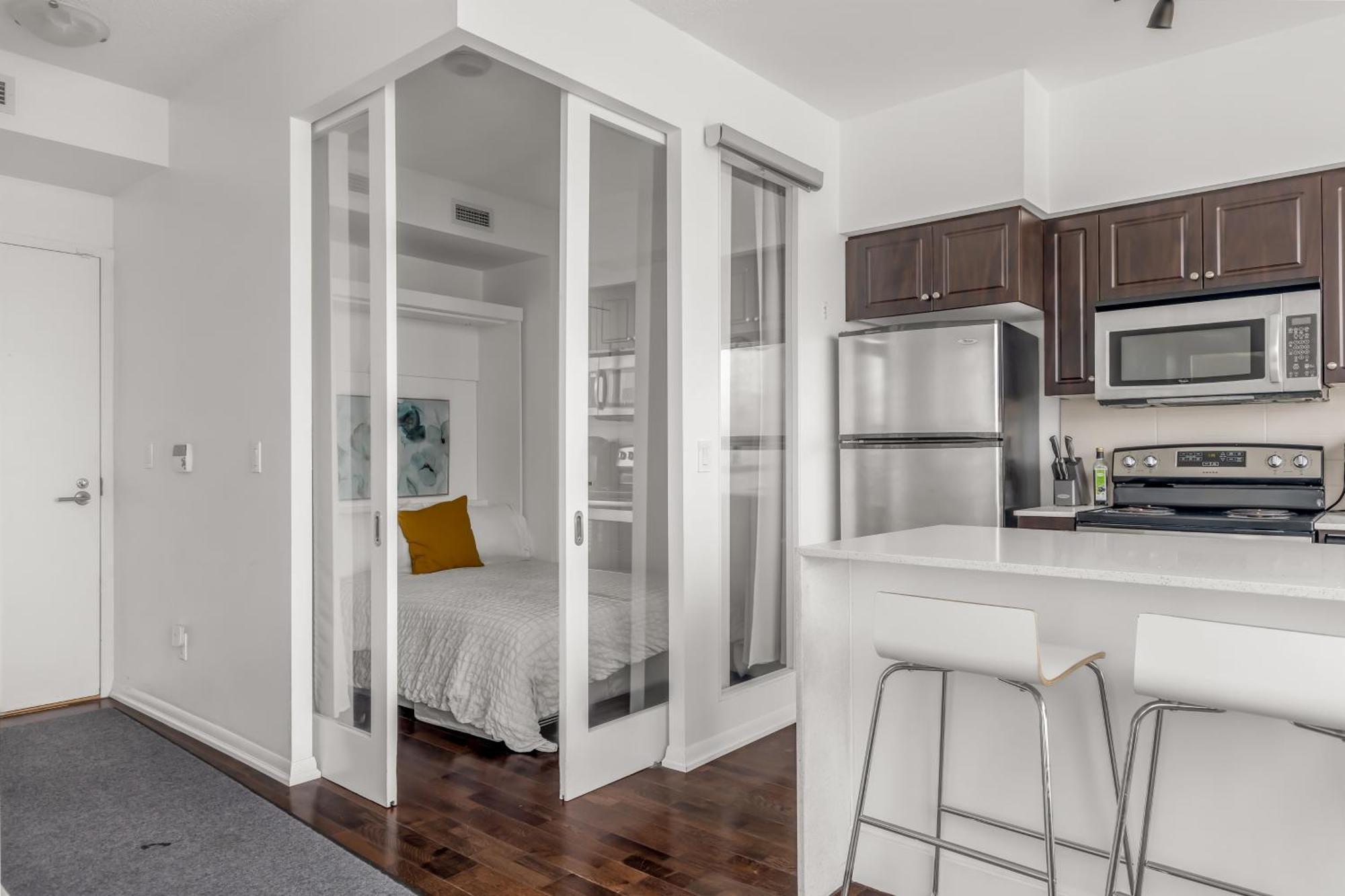 2 Bedroom Waterfront Condo Downtown W/ Free Parking Toronto Esterno foto