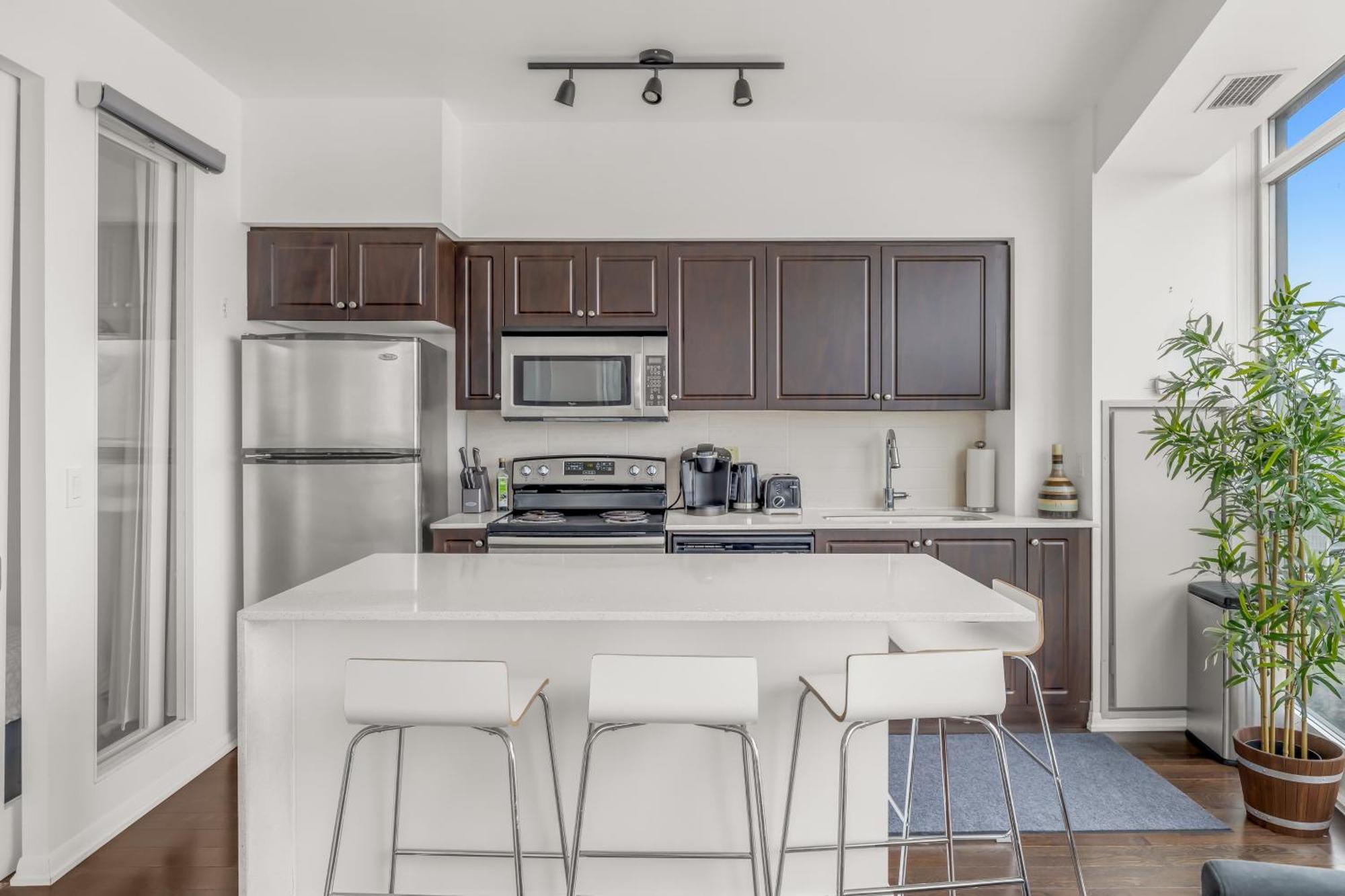 2 Bedroom Waterfront Condo Downtown W/ Free Parking Toronto Esterno foto