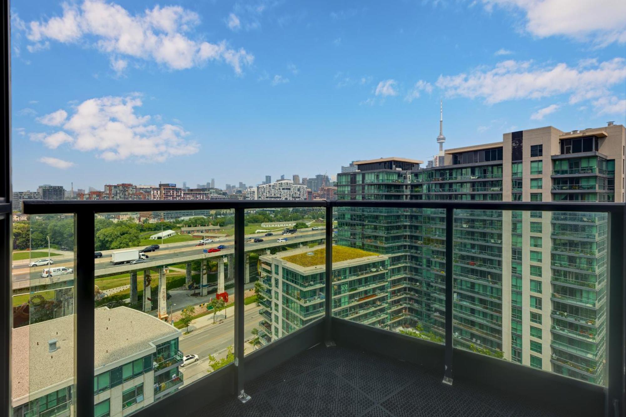 2 Bedroom Waterfront Condo Downtown W/ Free Parking Toronto Esterno foto