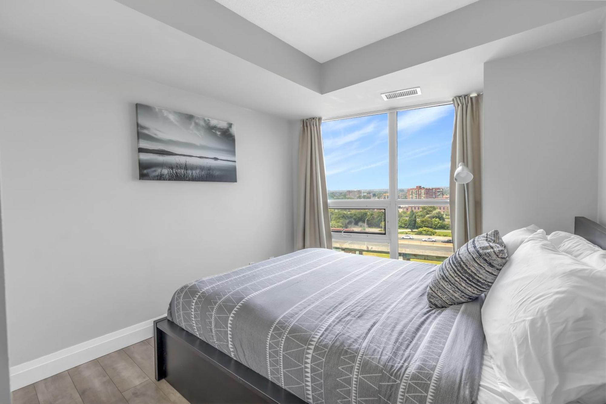 2 Bedroom Waterfront Condo Downtown W/ Free Parking Toronto Esterno foto