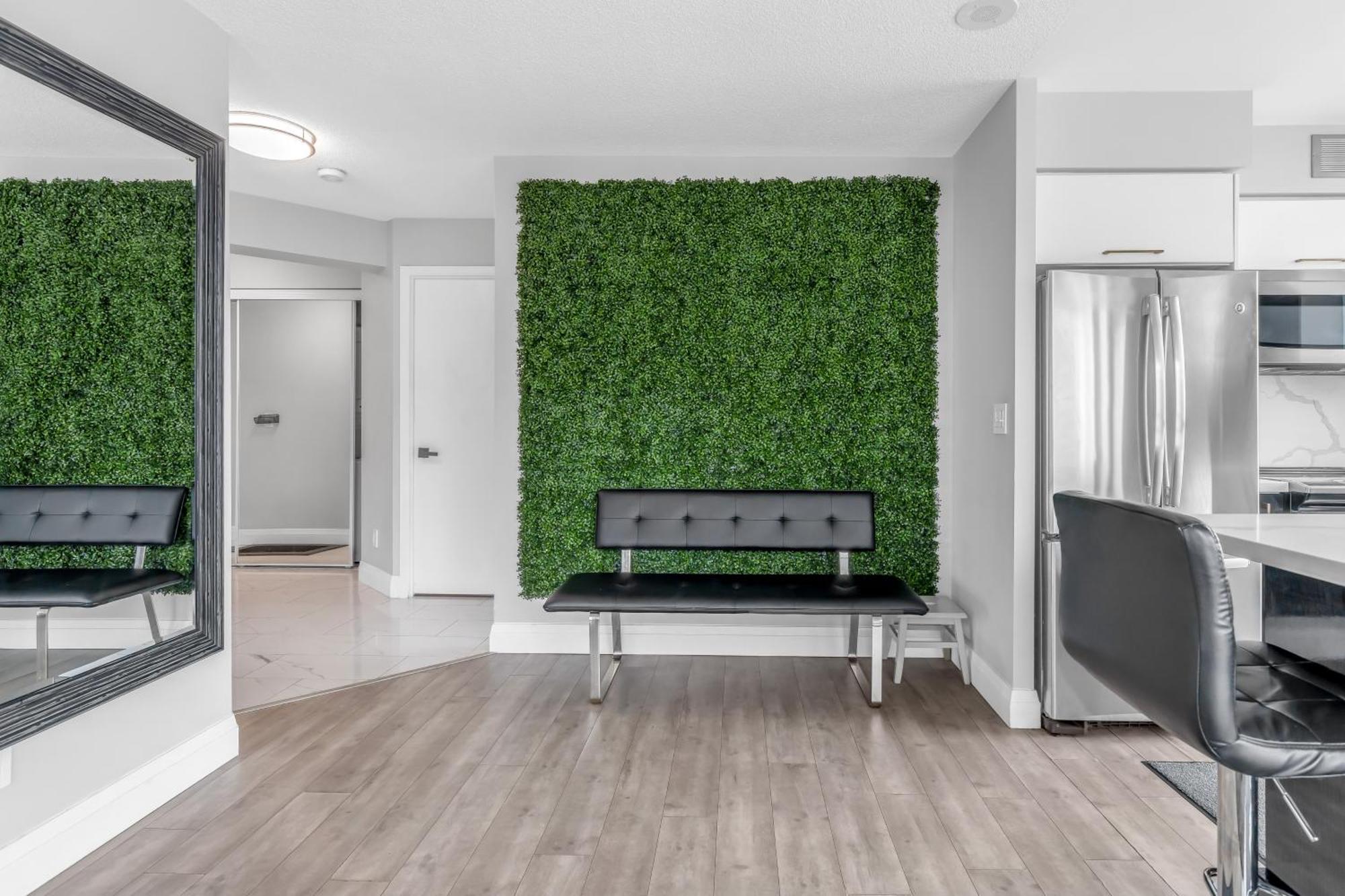 2 Bedroom Waterfront Condo Downtown W/ Free Parking Toronto Esterno foto